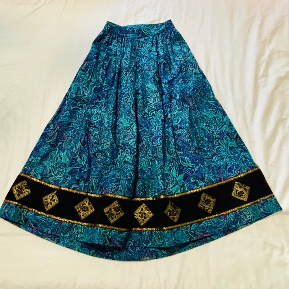 Elegant Vintage Suttles and Seawinds Set- Maxi Skirt and Vest